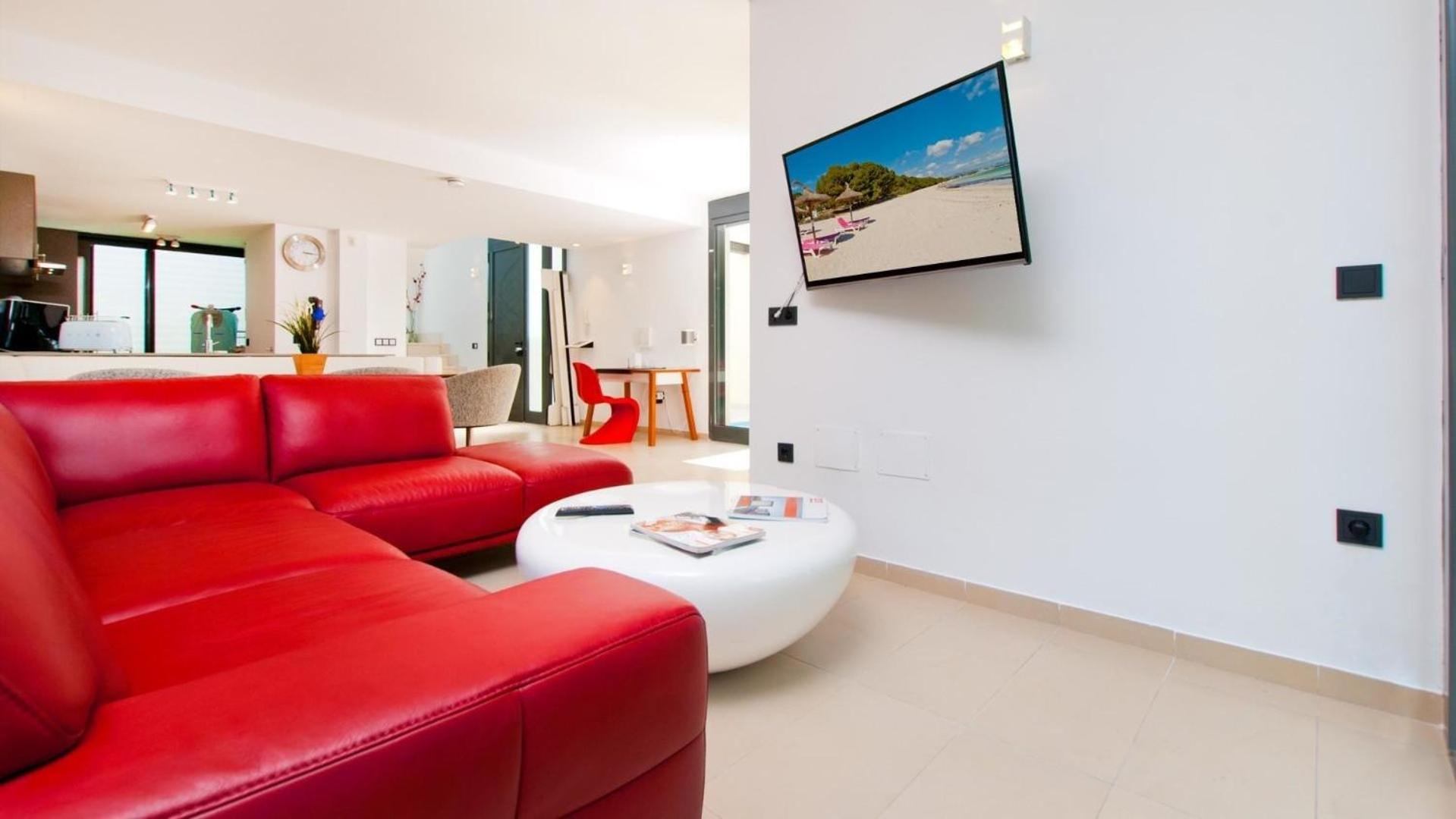 Mit Privatpool Fuer 6 Personen Ca 115 Qm In Puerto D'alcdia, Mallorca Nordkueste Von Mallorca