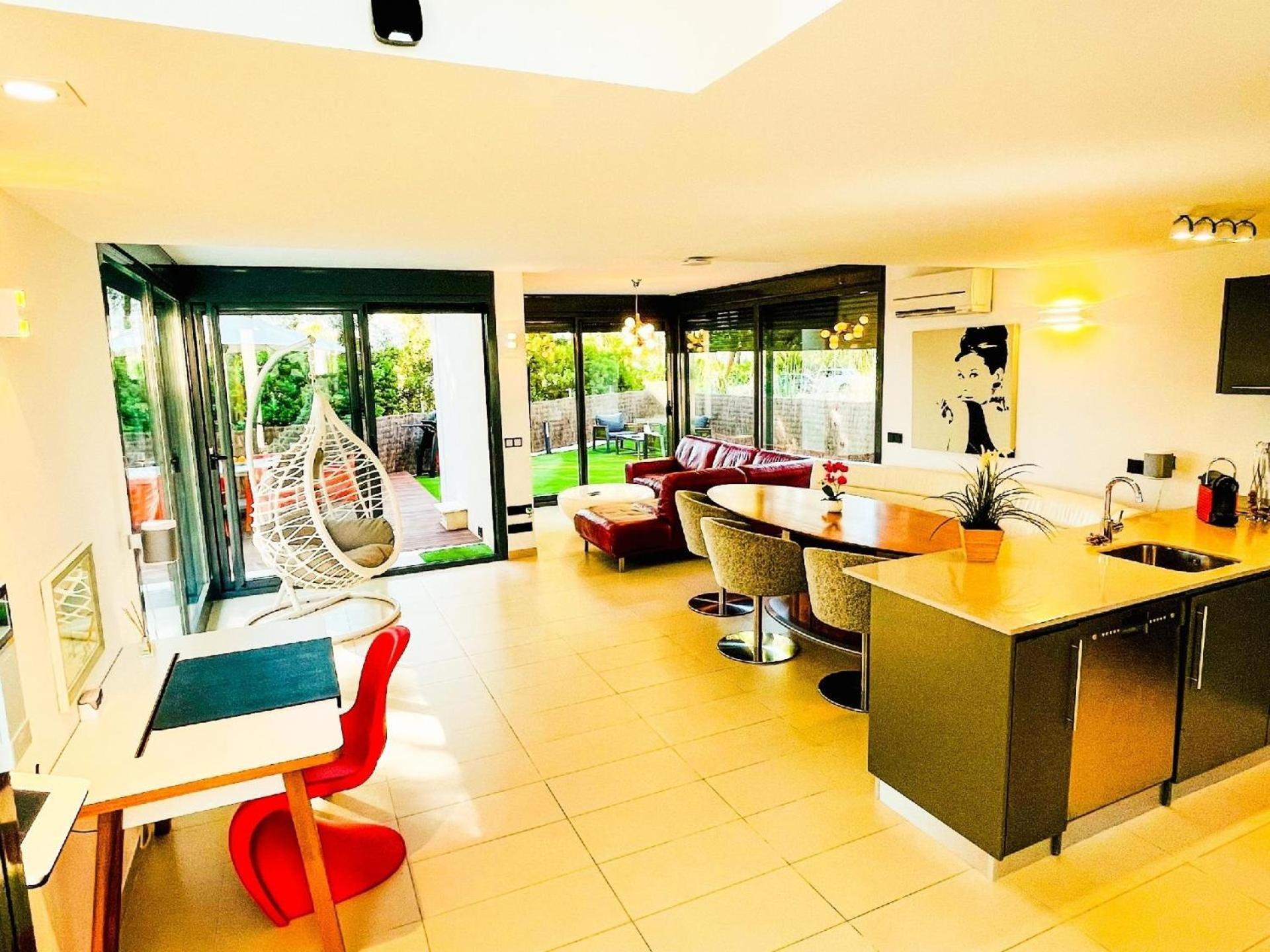 Mit Privatpool Fuer 6 Personen Ca 115 Qm In Puerto D'alcdia, Mallorca Nordkueste Von Mallorca Ferienhaus